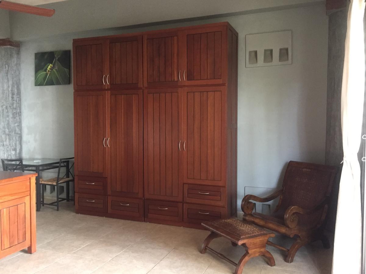 קורוזאל Almond Tree Hotel Resort מראה חיצוני תמונה