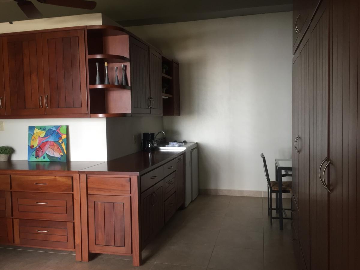 קורוזאל Almond Tree Hotel Resort מראה חיצוני תמונה