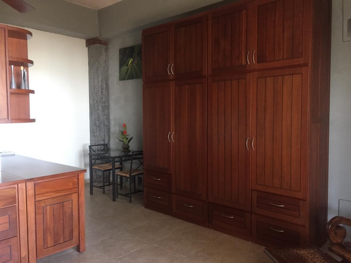קורוזאל Almond Tree Hotel Resort מראה חיצוני תמונה