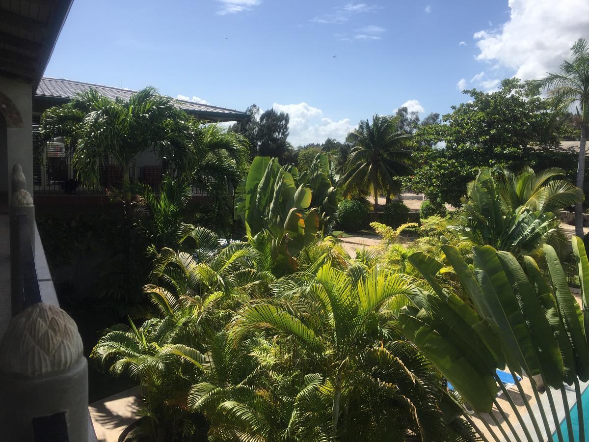 קורוזאל Almond Tree Hotel Resort מראה חיצוני תמונה